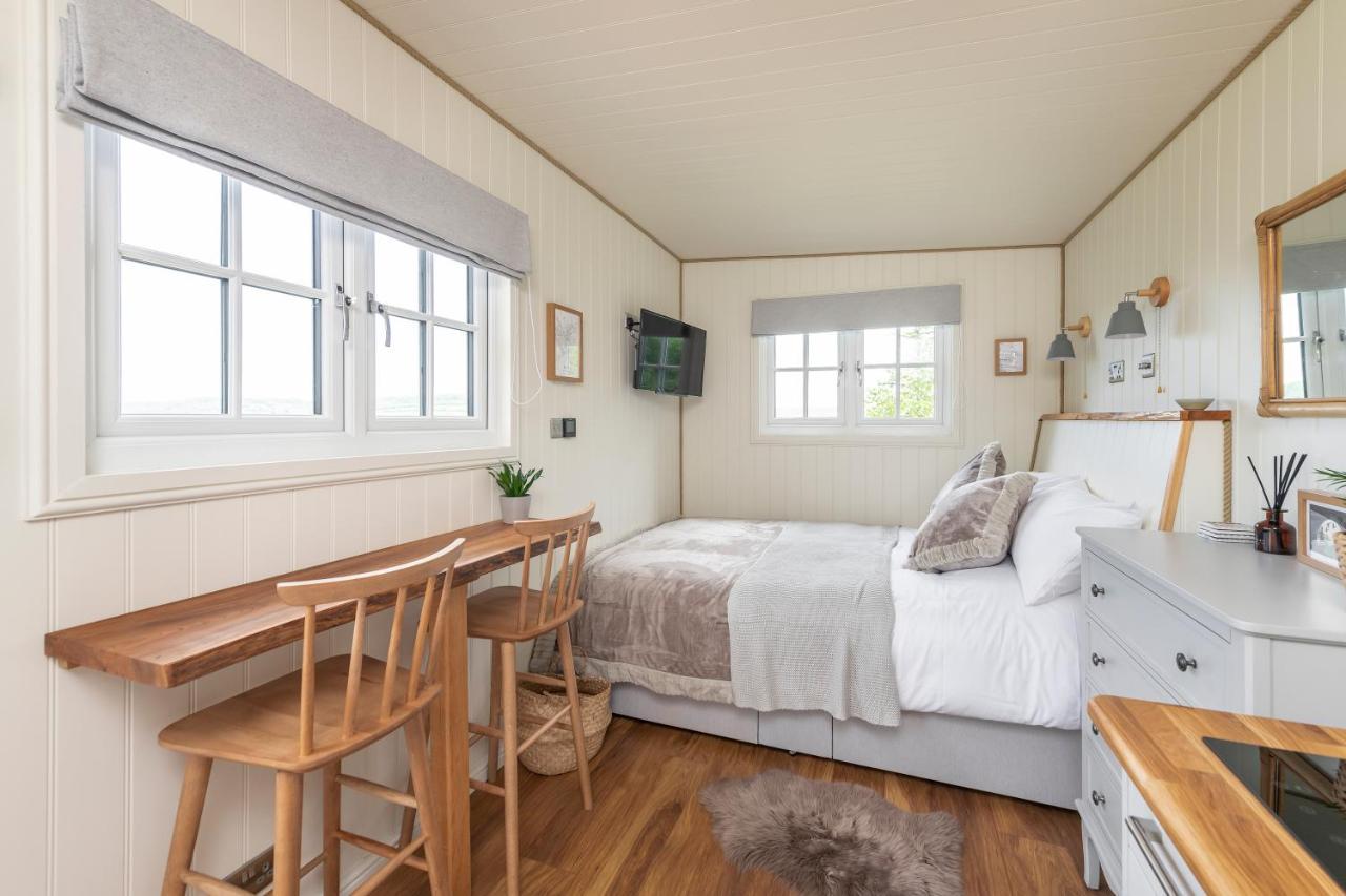Secluded Lodge With Spectacular Views And Hot Tub! Bath Exteriér fotografie